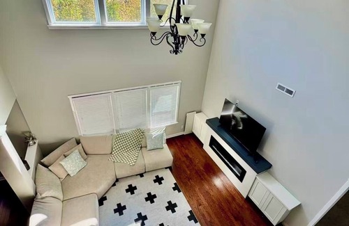 Monroe Casa | Luxury Golf Comm house w Pond, Pool & Tennis