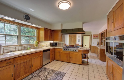 Texarkana Casa | Luxury Golf Course Getaway at Texarkana Country Club.