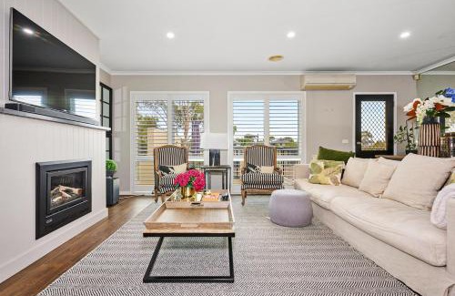 Sanctuary Lakes Casa | Luxury Golf Course Retreat with Scenic Views