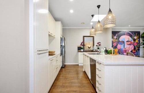 Sanctuary Lakes Casa | Luxury Golf Course Retreat with Scenic Views
