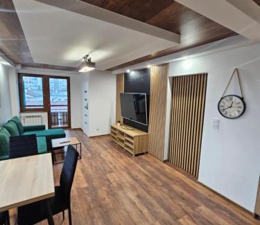 Radom Apartamento | LUXURY GREEN APARTMENT by Marta