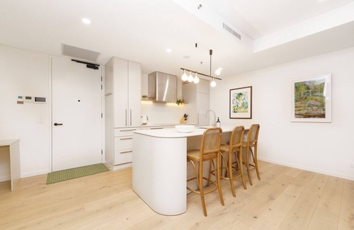 Griffith Apartamento | Luxury Griffith Retreat steps from Iconic Manuka