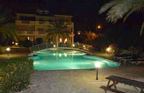 Universal Apartamento | Lujo Apartamento Planta Baja Con vistas a la piscina