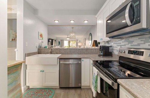 Panama City Beach Villa | Luxury Ground Floor. Low Snowbird rates! Free Pickleball, Fitness, & Golf