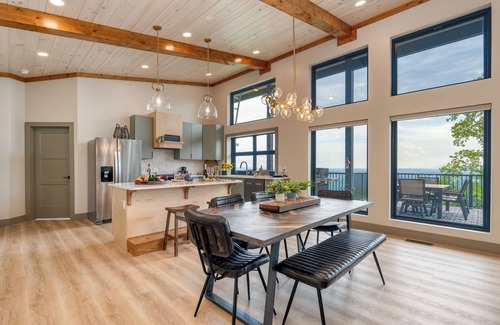 Sevierville Casa | Luxury Group Retreat + Indoor Pool, Arcade & 56-Mile Views | Grand Vista Retreat