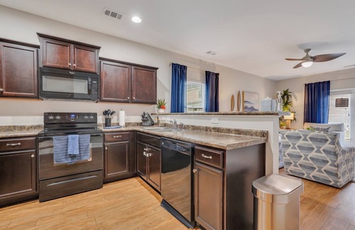 Savannah Casa | Luxury Group Retreat. Kid and Pet Friendly