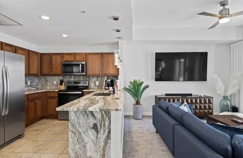 Open Sands Condominio | Luxury Gulf View Suite with Penthouse Views!