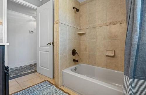 Tampa Casa | Luxury Heated Pool Spa Villa with Game Room & More!