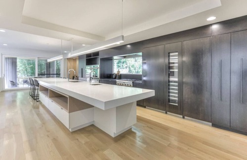 Brentwood Casa | Luxury Hideaway nearly 9000 Sq Ft with Elevator & Huge Deck