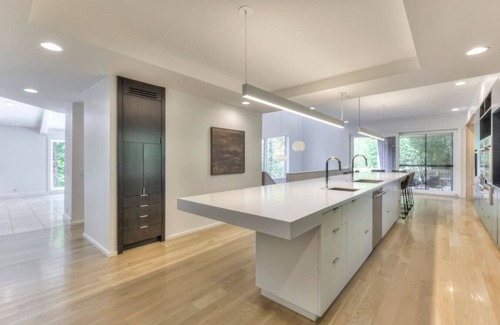 Brentwood Casa | Luxury Hideaway nearly 9000 Sq Ft with Elevator & Huge Deck