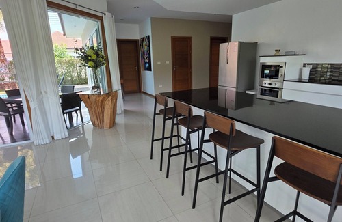 Nong Kae Villa | Villa privada de lujo y piscina spa. Con Meet & Greet Service