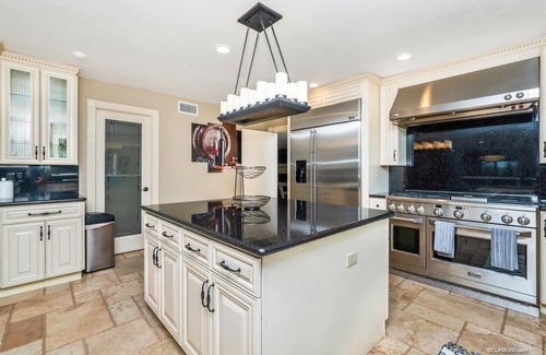 Felicita Casa | Luxury Hilltop Estate:Game Room/VolleyBall/Pool/Hot Tub!