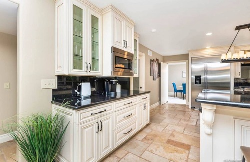 Felicita Casa | Luxury Hilltop Estate:Game Room/VolleyBall/Pool/Hot Tub!