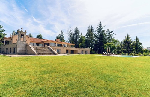 Viseu Villa | Luxury hilltop retreat with salt-water swimming pool in the Douro Valley