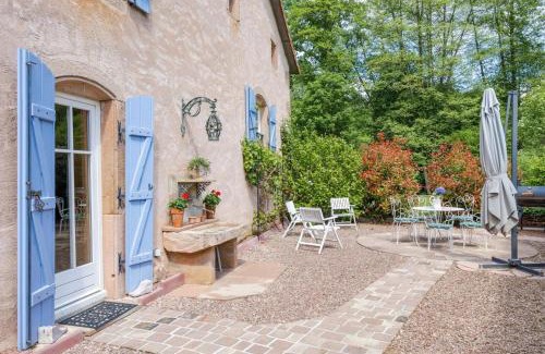Taintrux Villa | Luxury historic farmhouse in the mountains