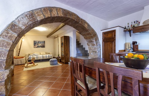 Castelsardo Casa | CASA HISTÓRICA DE LUJO Y TERRAZA EXCLUSIVA. ¡Vive el pueblo, vive en el mar!