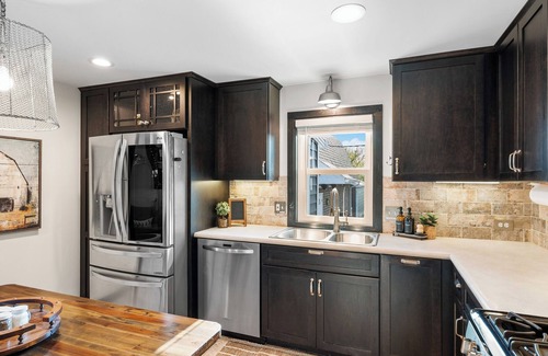 Greentown Casa | Historic charm, modern elegance, near the Pro Football Hall of Fame