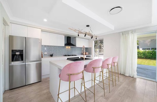 Lane Cove West Casa | Luxury Holiday Memories - 4 Bedrooms+3Living+Study
