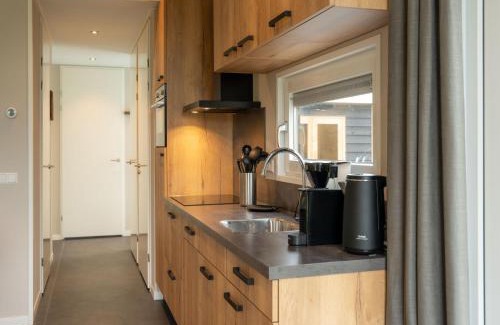 Sint Nicolaasga Casa | Luxury holiday home surrounded by water & forest