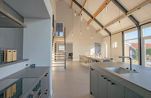 Lage Zwaluwe Casa | luxury holiday home with en-suite rooms