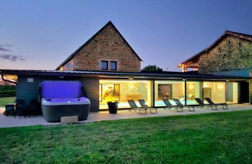 Grolejac Casa | Luxury holiday home with an indoor pool and spa