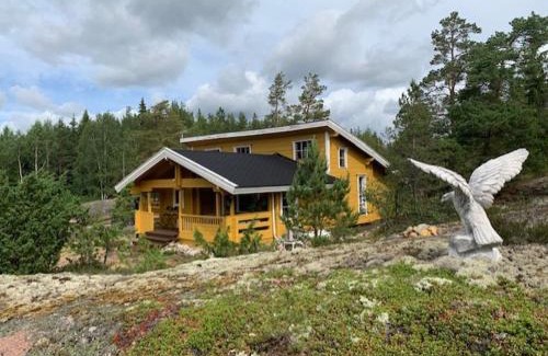Vehmaa Casa | Luxury Holiday Home with Private Lake