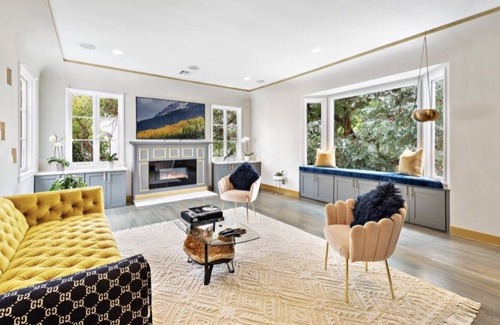 Studio City Villa | Luxury Hollywood Villa With Jacuzzi & Barbeque