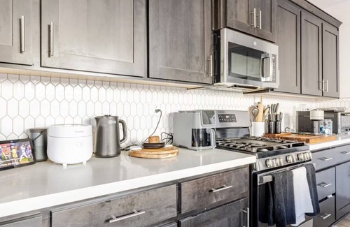 Sacramento Casa | Luxury Home 4 bed 3 Bath Retreat Family-Friendly