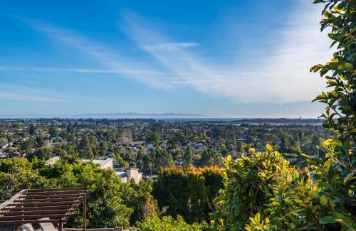 Goleta Casa | Luxury Home Atop the Hills