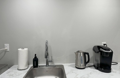 Transcona Casa | Luxury: Home Away from Home with Private Entrance