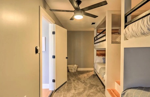 Handley Casa | Luxury Home by Six Flags, AT&T & Rangers Stadium