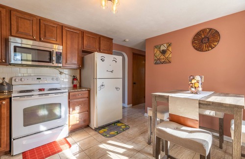 New Britain Casa | Luxury Home Central to Farmington, Plainville & Downtown New Britain