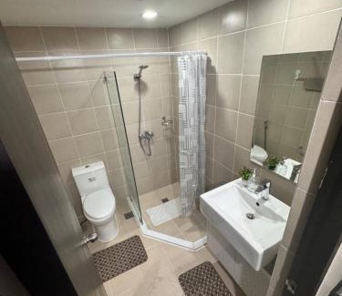 Luzon Apartamento | Luxury Home Comfort At Manhattan Plaza Cubao WiFi