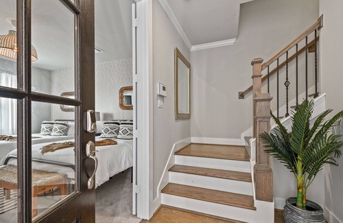Shady Acres Casa | ✨ Luxury Home | Heights Houston | Backyard | Sleeps 13