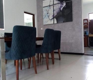 Ja-Ela Casa | Luxury Home near Airport