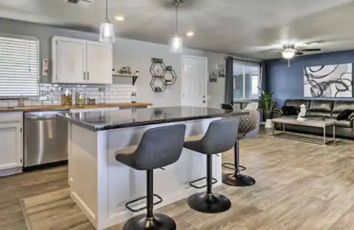Village Park Four Casa | Luxury Home near Ballpark w/ Hot Tub + King