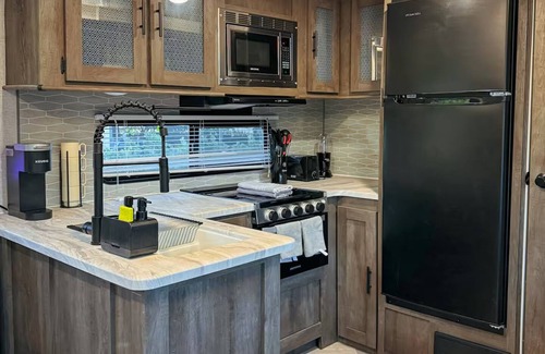 Allapattah Casa | Luxury Home on Wheels Wynwood’s Unique Stay