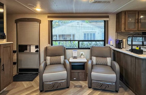 Allapattah Casa | Luxury Home on Wheels Wynwood’s Unique Stay