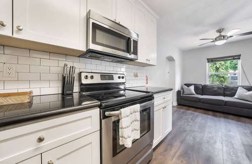 Croissant Park Casa | ☀️🐟Luxury Home-pool, hot tub and outdoor kitchen, middle of Ft Lauderdale🌴🌊
