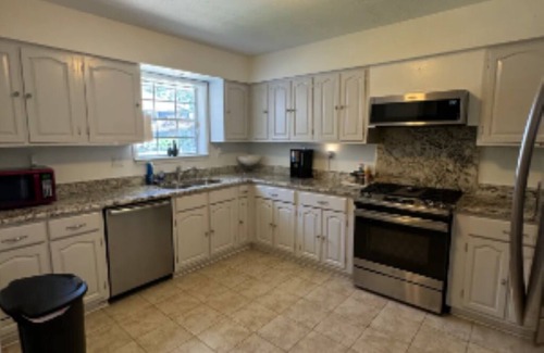 Kenner - Louis Armstrong International Airport Casa | Luxury Home, Seven minutes from the airport!
