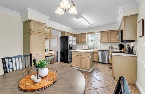 Kernersville Casa | Luxury Home! Sleep Up To 12! Close to everything!