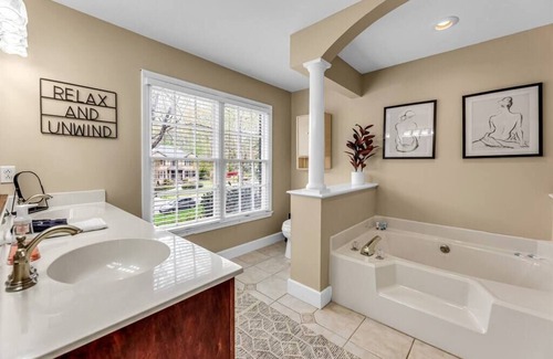 Kernersville Casa | Luxury Home! Sleeps Up To 12! Great location!
