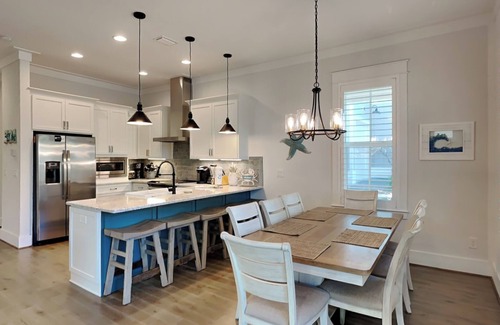Lakeside at Blue Mountain Beach Casa | Luxury Home, Close to Beach with Golf Cart + Community Pool