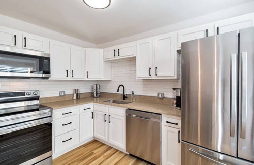 Ogden Casa | Luxury Home w/ Full Kitchen & Laundry