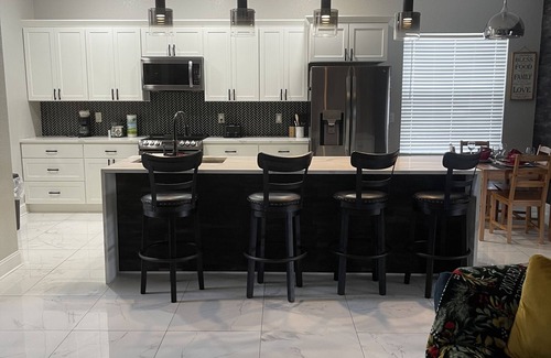 Winter Haven Casa | Luxury Home w/ Lanai, Billiards, 6min to Legoland