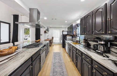 Lake Highlands Casa | Luxury Home w Pool, Chef's Kitchen, Poker Room & Massage Chairs