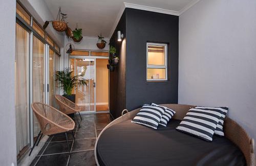 West Beach Villa | Luxury home walking distance to Blouberg beach