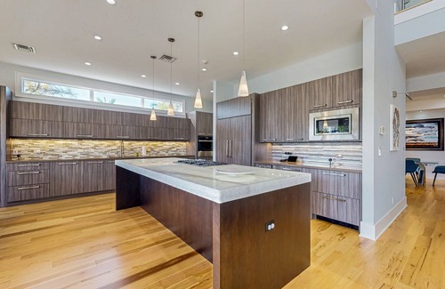 East Fort Lauderdale Casa | Luxury home with yacht accommodations, gym, sauna, pool/spa & waterfront views