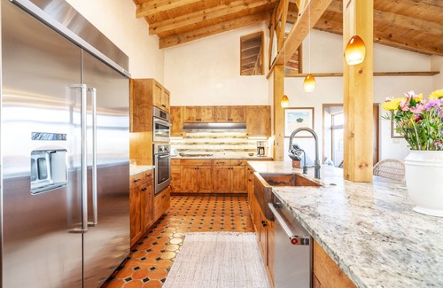 Chupadero Casa | Luxury Home with Detached Casita & Stunning Panoramic Views of the Mountains.