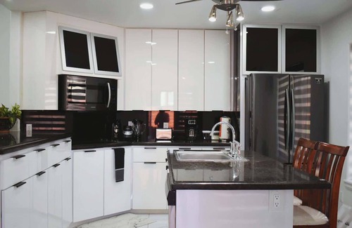 McAllen Casa | Luxury home with Pool, Electric Vehicle charger in McAllen near by hospitals and